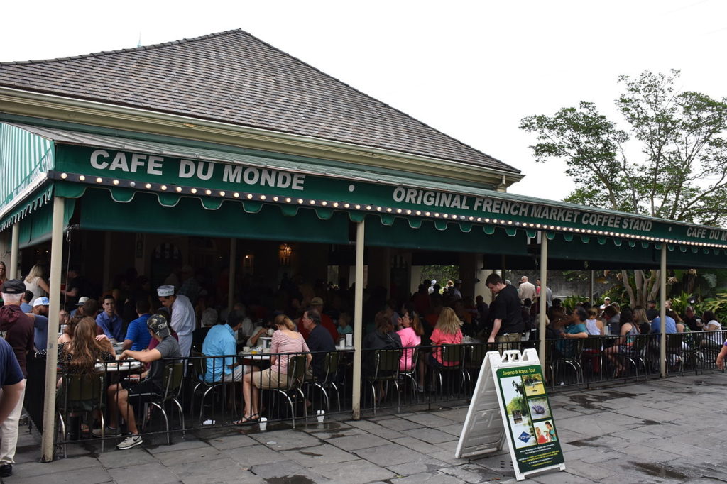 cafe_du_monde_in_new_orleans